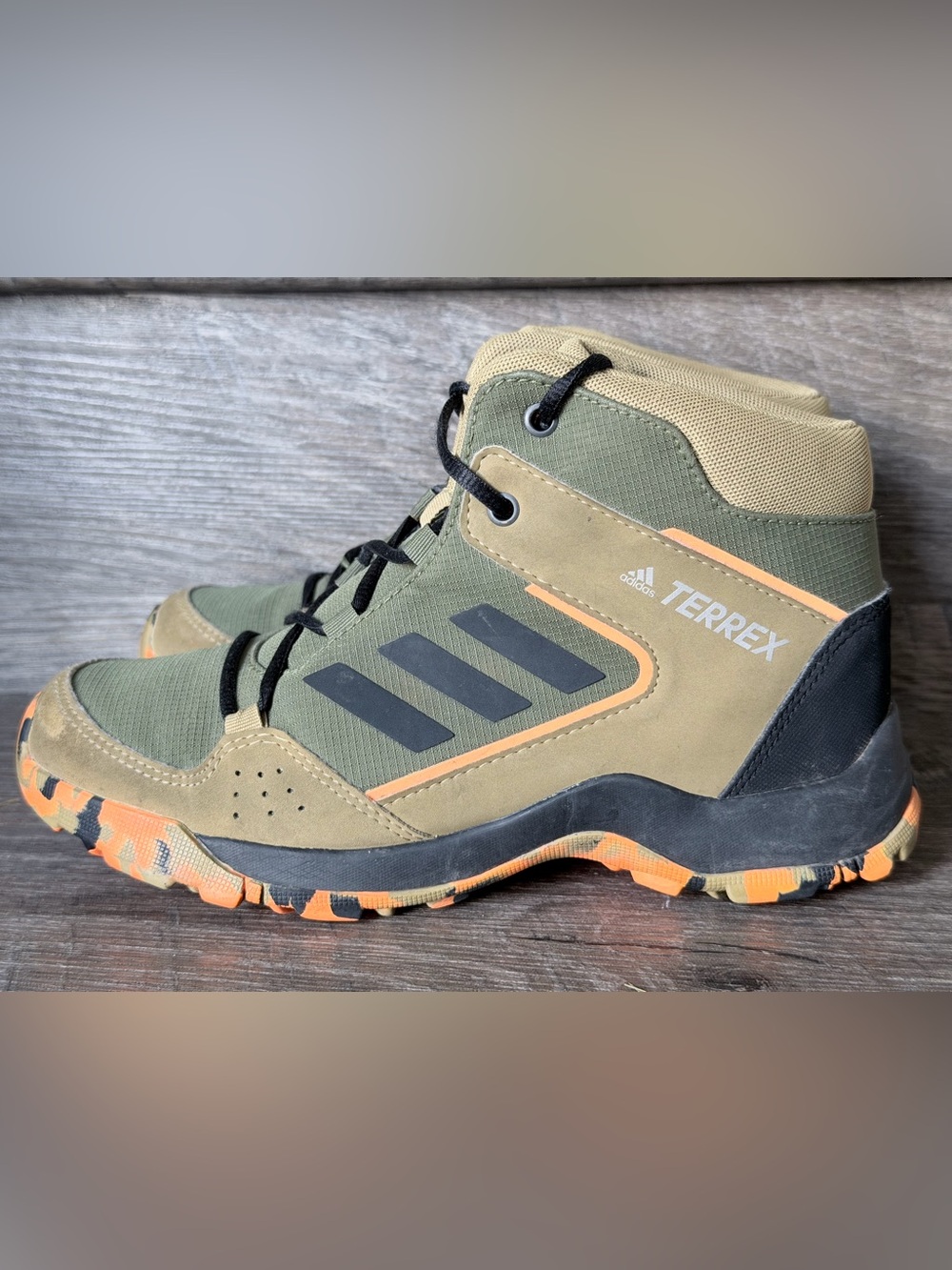 Adidas Terrex Mid Hiking Boots Youth US 3.5 Olive Green Orange Trail FX4188 - Picture 4 of 9
